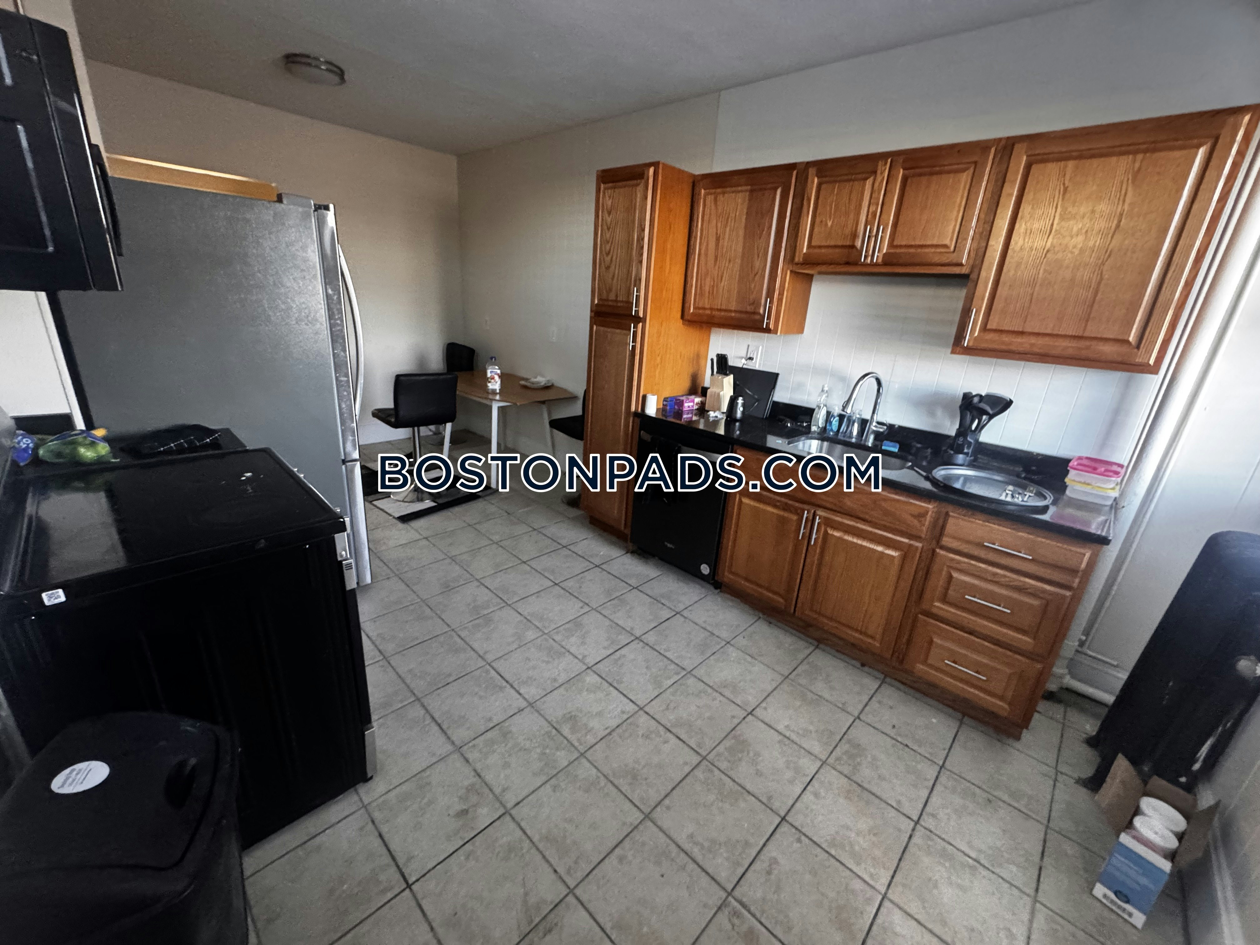 Boston - 7 Beds, 4 Baths