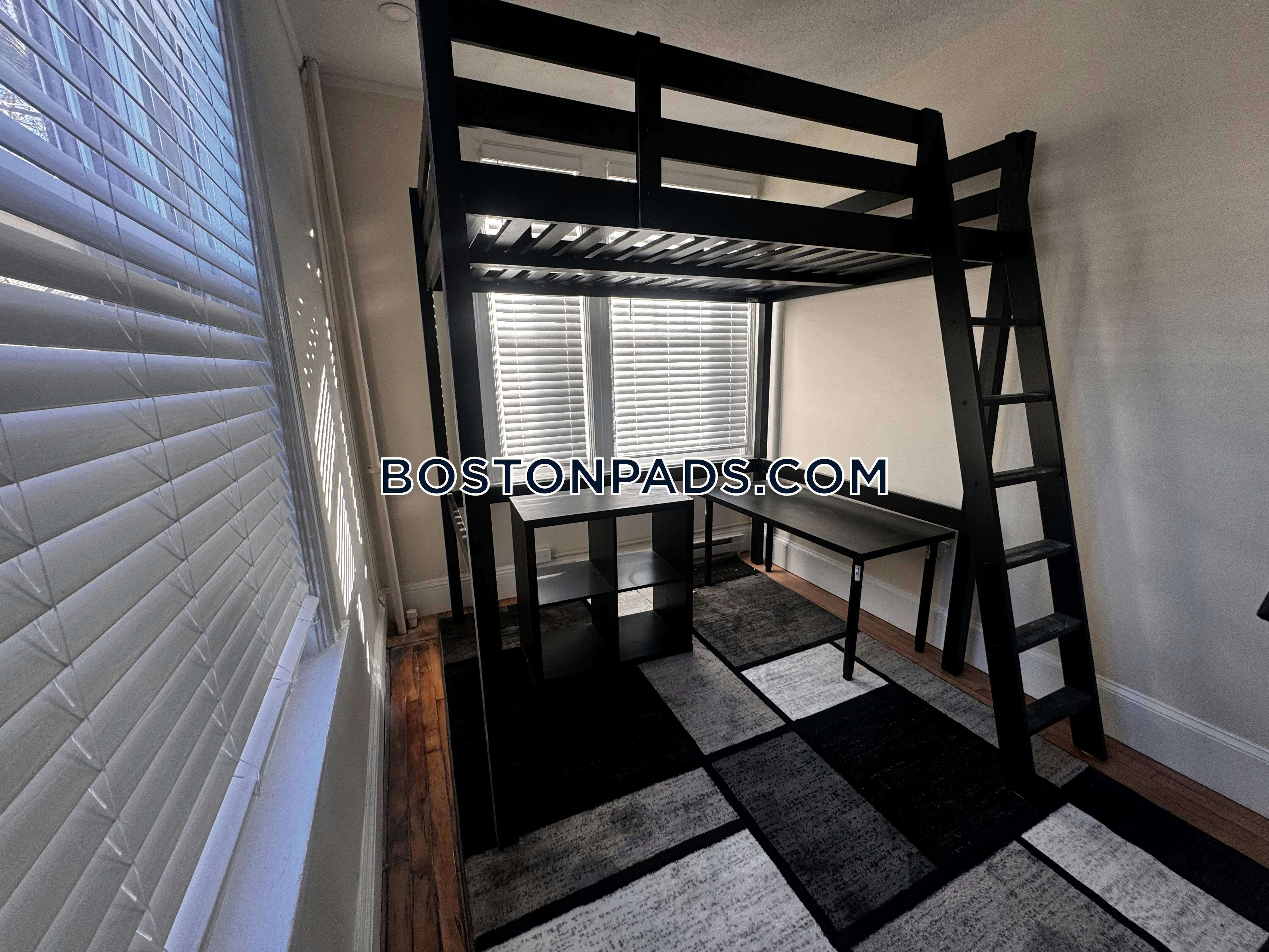 Boston - 7 Beds, 4 Baths