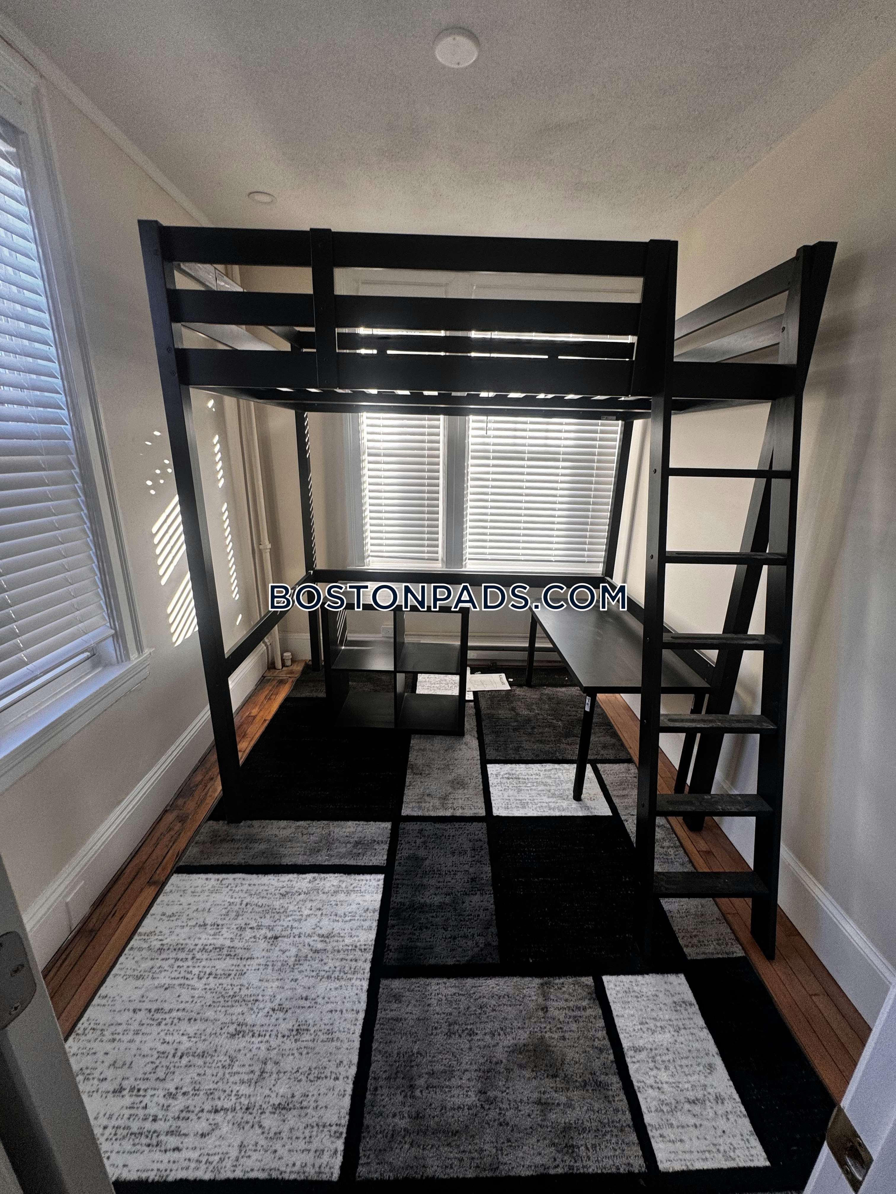 Boston - 7 Beds, 4 Baths