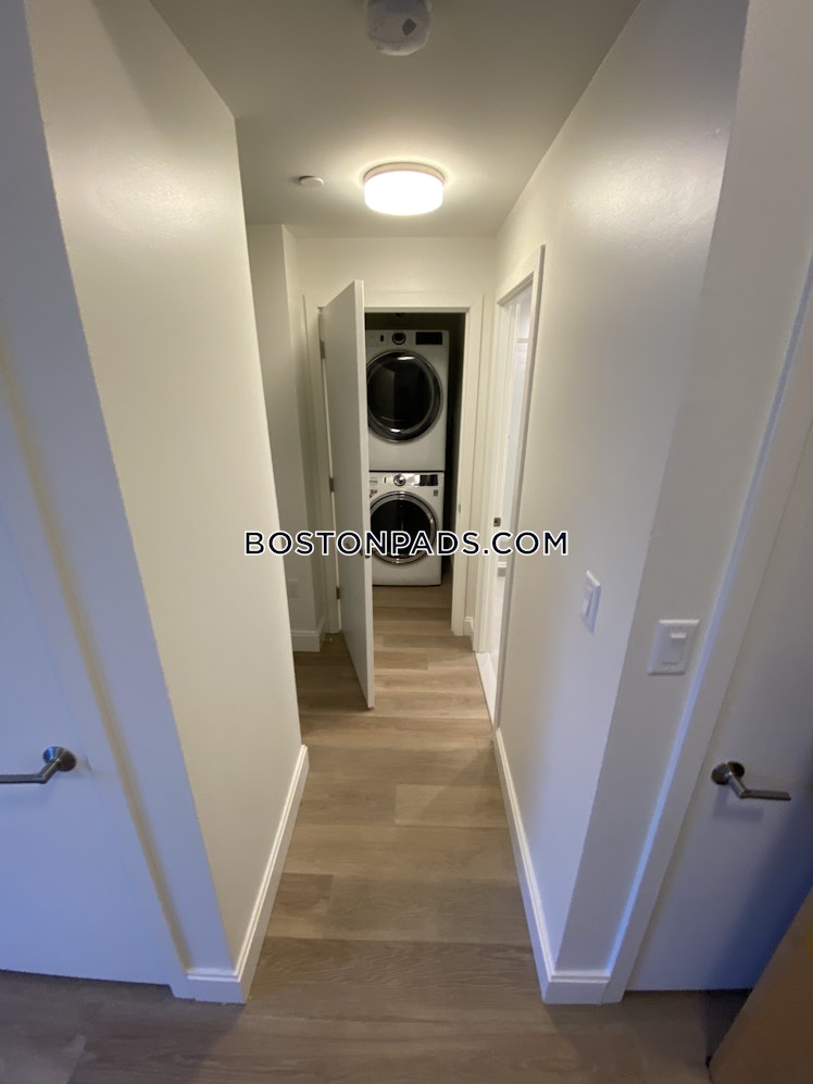 Commonwealth Ave., Boston