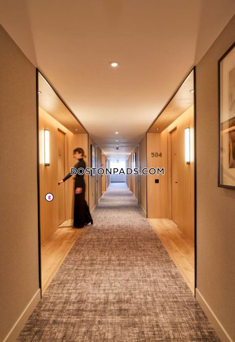 Commonwealth Ave., Boston