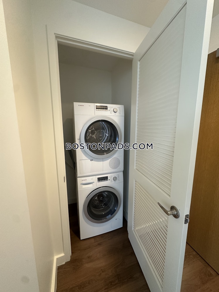 Boylston St., Boston