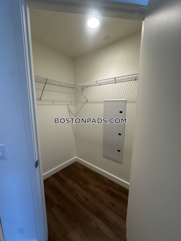 Boylston St., Boston