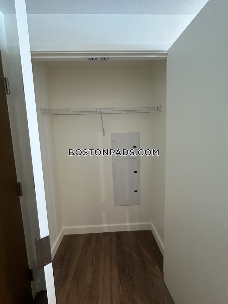 Boylston St., Boston