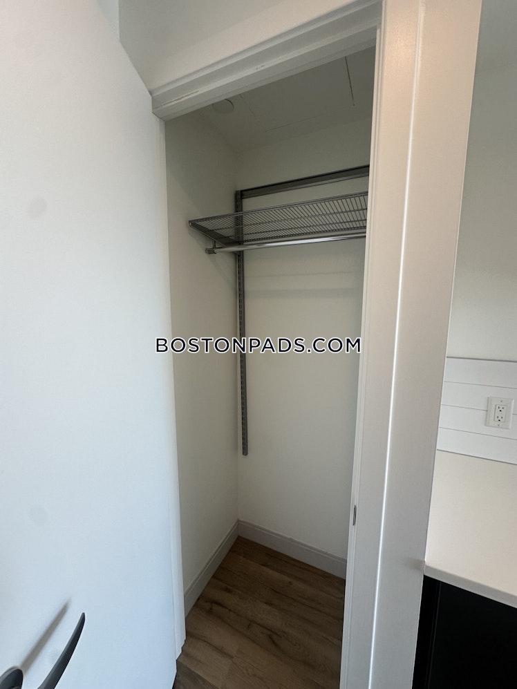 Boylston St., Boston