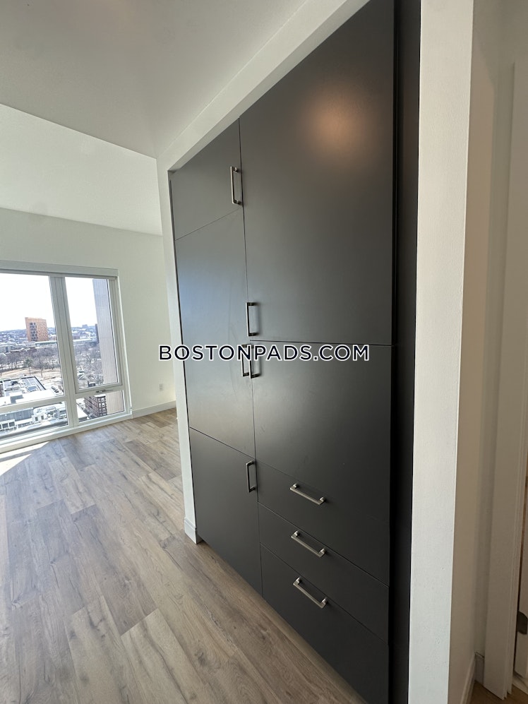 Boylston St., Boston