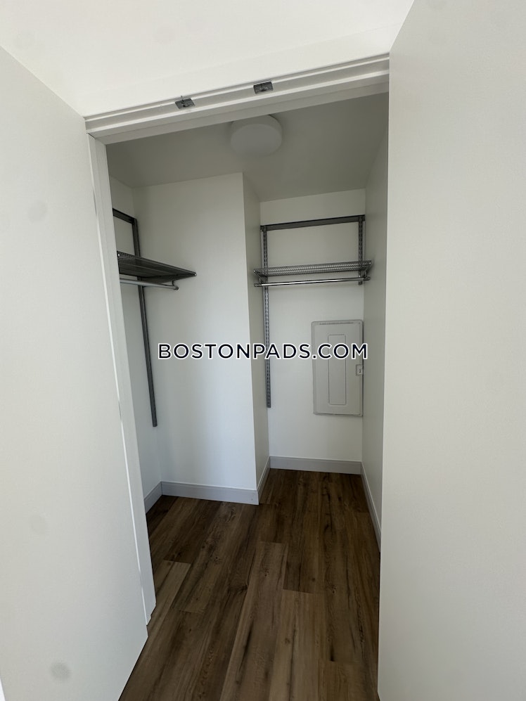 Boylston St., Boston