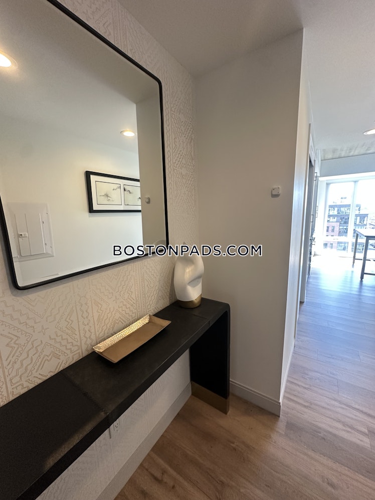 Boylston St., Boston