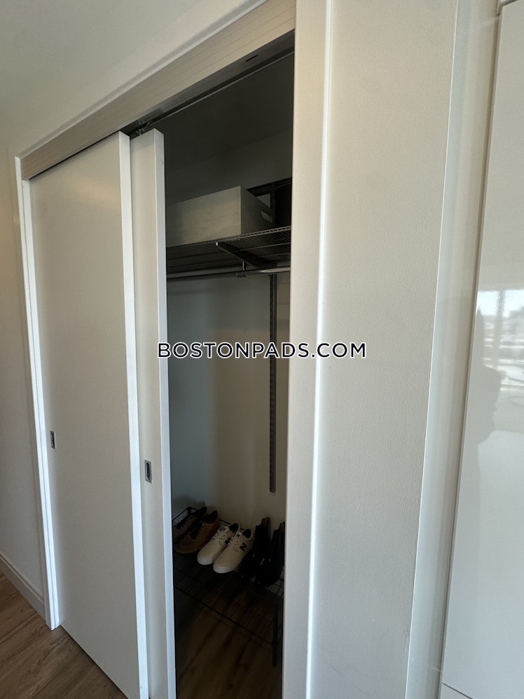 Boylston St., Boston