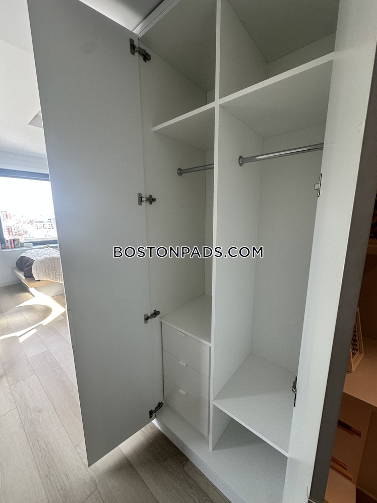 Boylston St., Boston