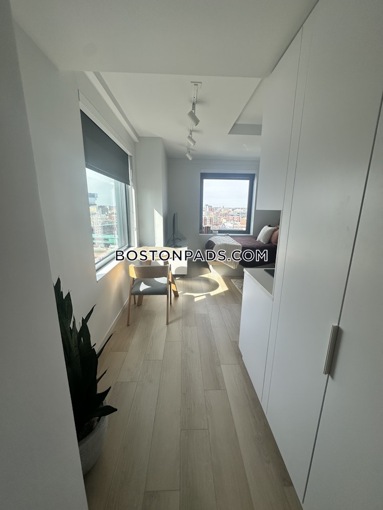 Boylston St., Boston