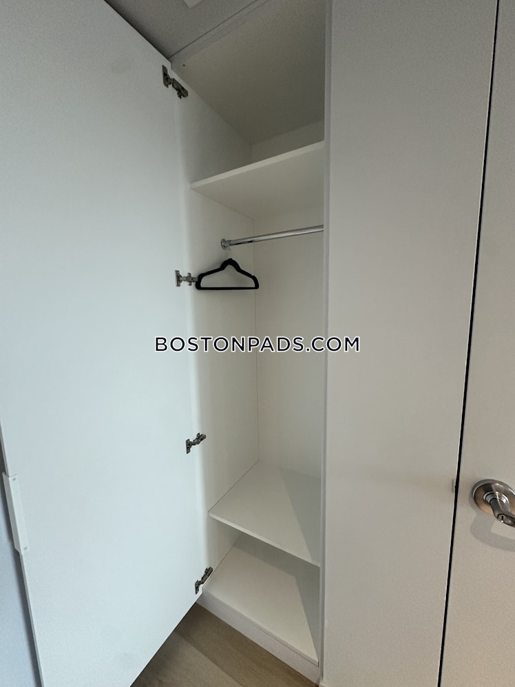 Boylston St., Boston