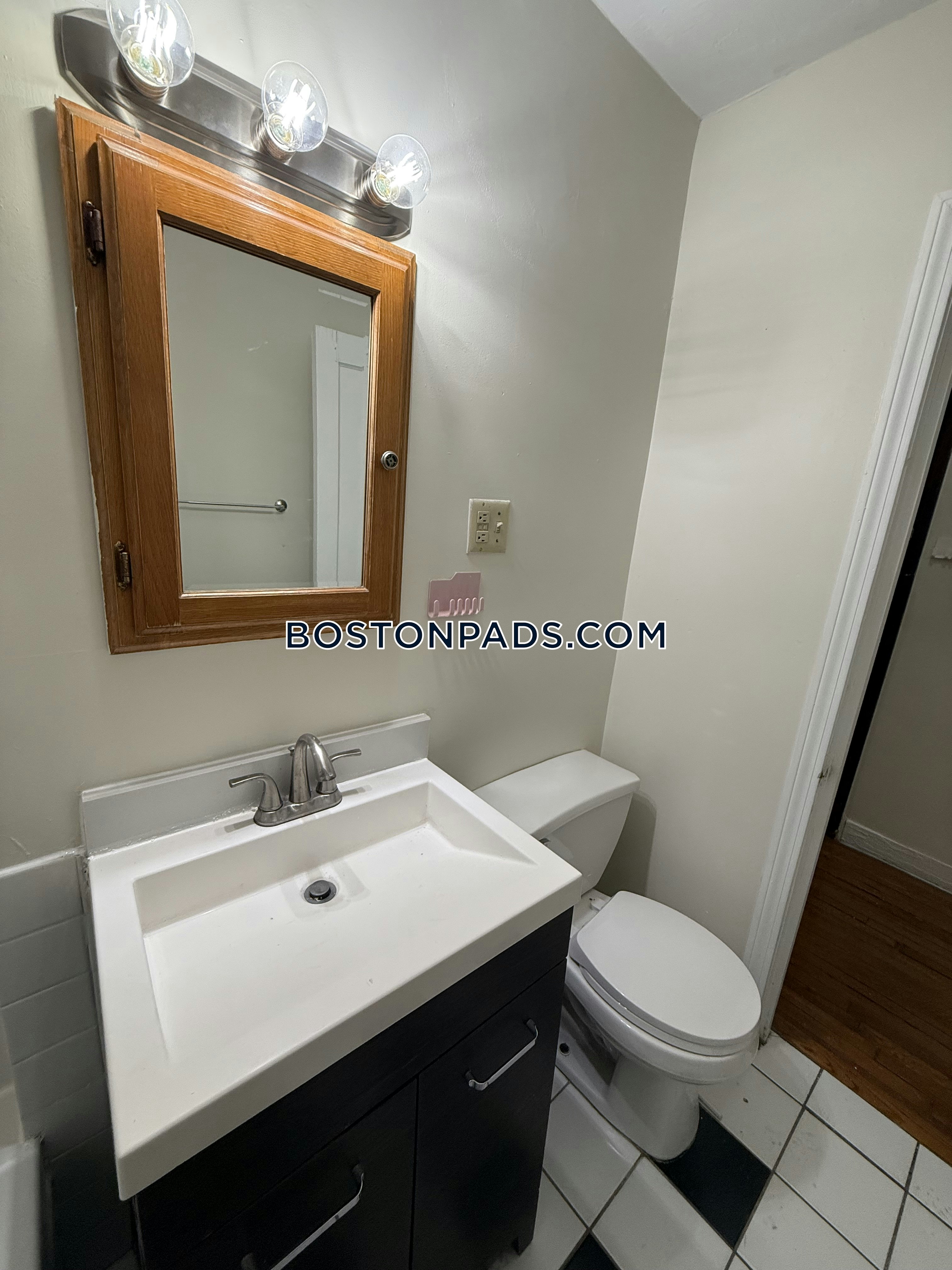 Boston - 1 Beds, 1 Baths