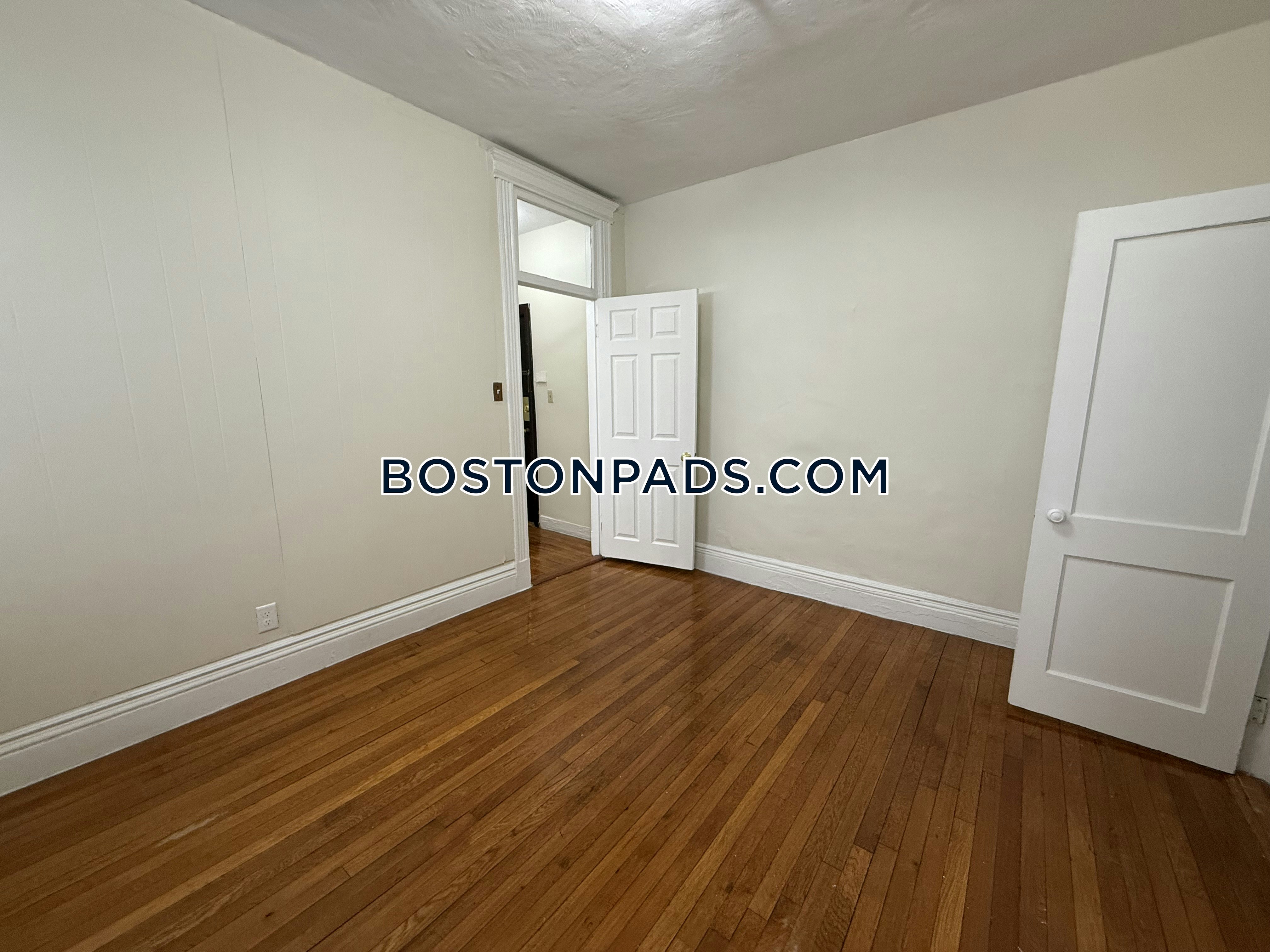 Boston - 1 Beds, 1 Baths