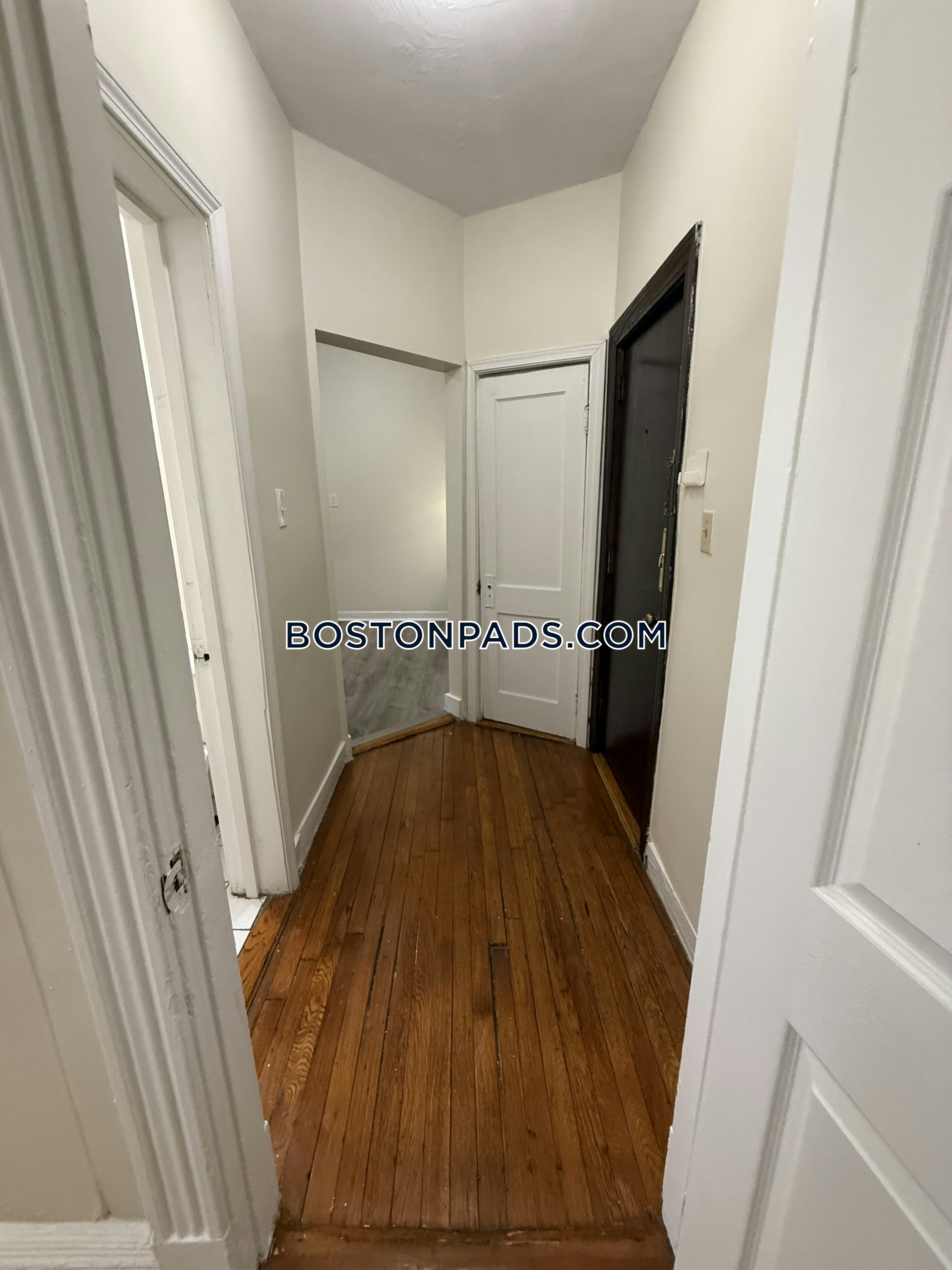 Boston - 1 Beds, 1 Baths