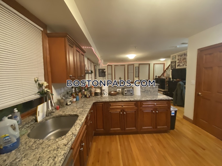 Boston - $5,400+ /month
