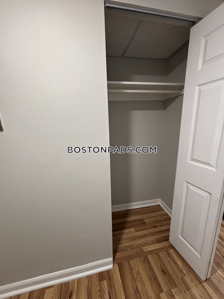 Commonwealth Ave., Boston