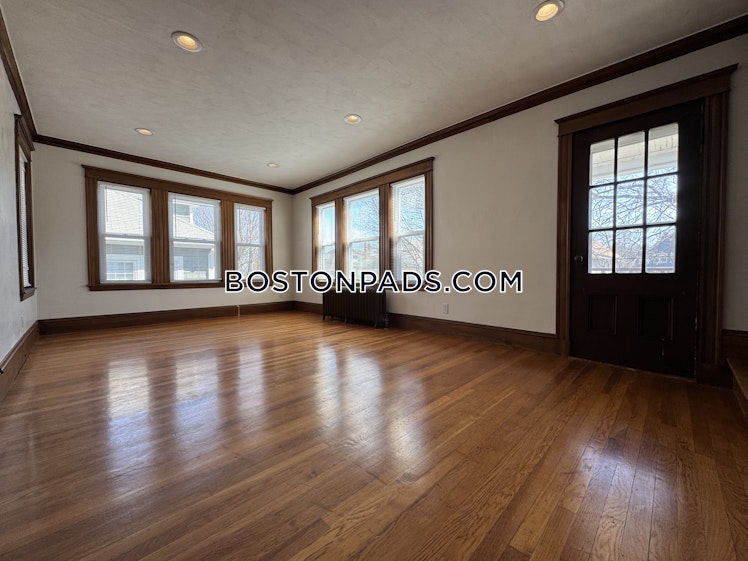 Newport St., Arlington