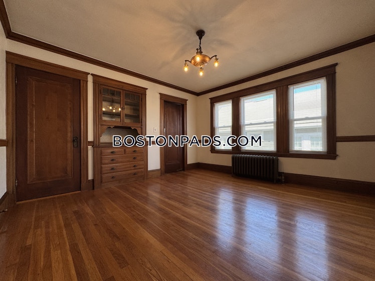 Newport St., Arlington