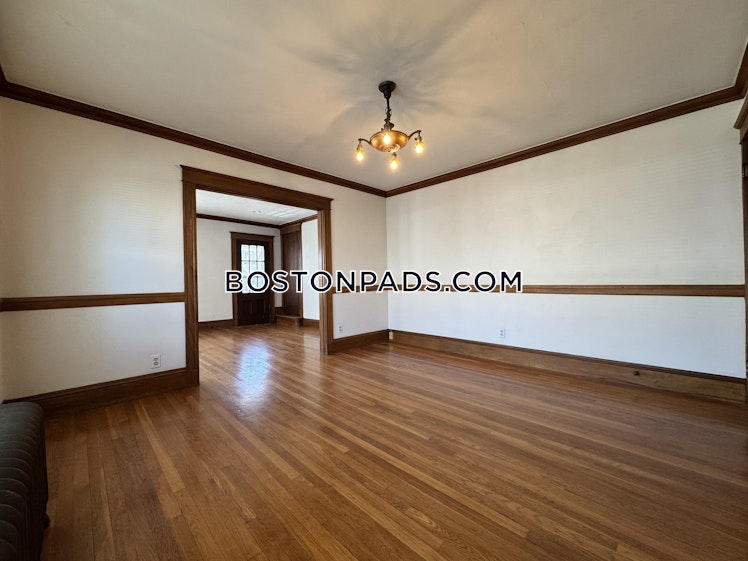 Newport St., Arlington