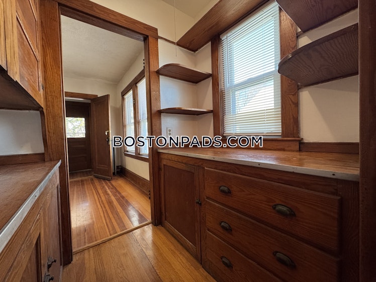 Newport St., Arlington