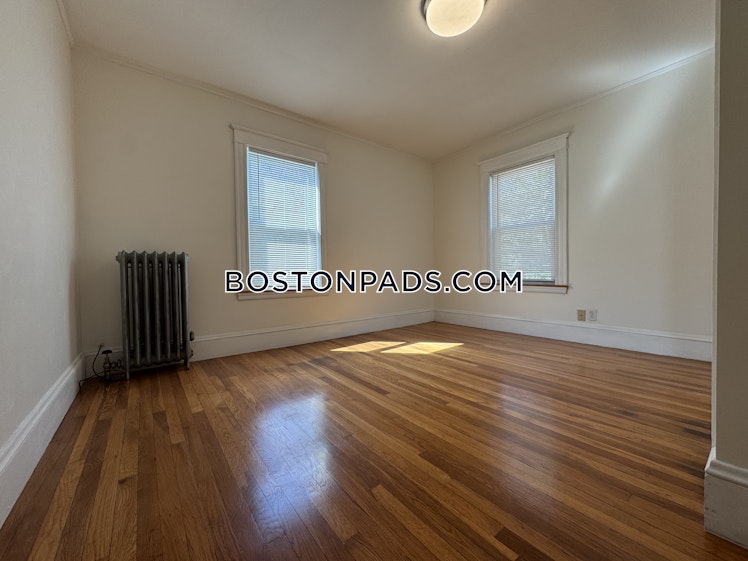 Newport St., Arlington