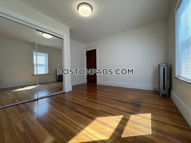 Newport St., Arlington