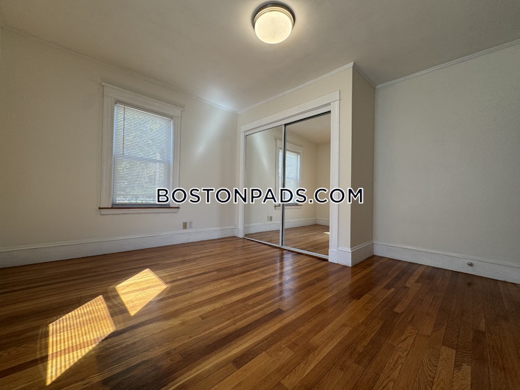 Newport St., Arlington