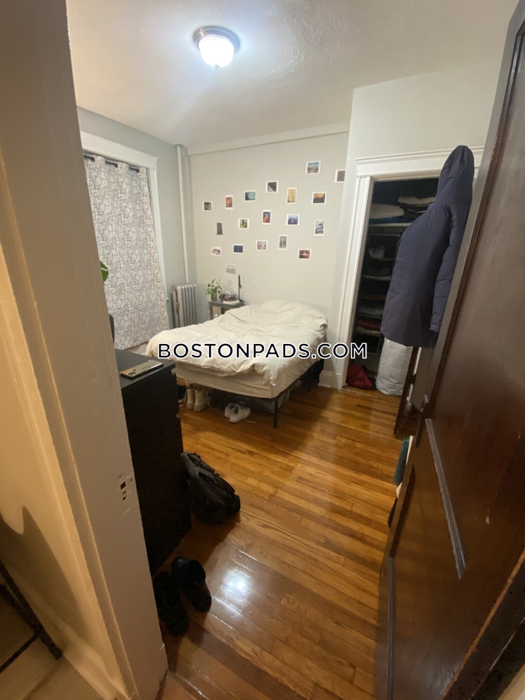 Commonwealth Ave., Boston