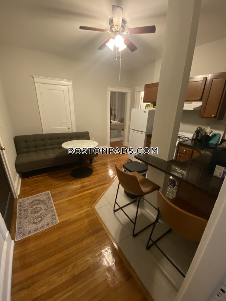 Commonwealth Ave., Boston