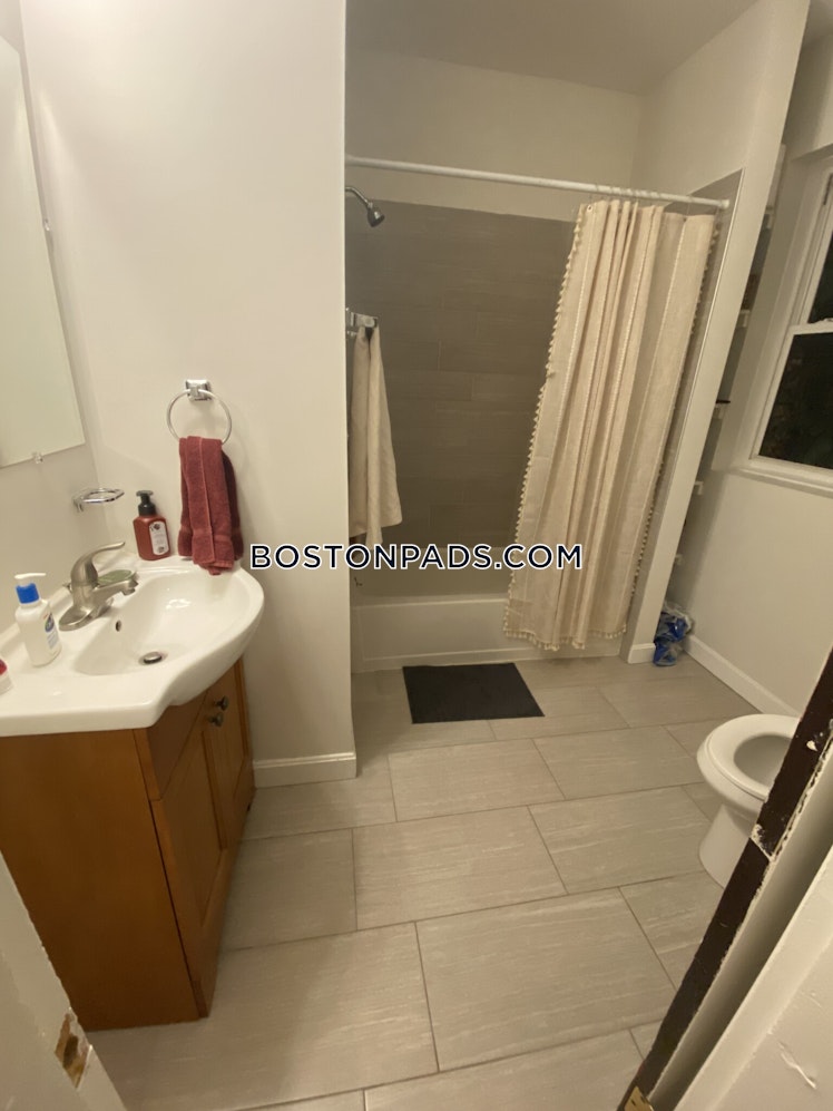 Commonwealth Ave., Boston