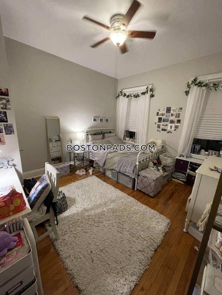 Commonwealth Ave., Boston