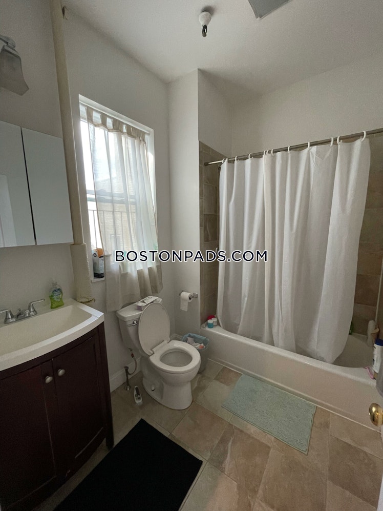 Commonwealth Ave., Boston