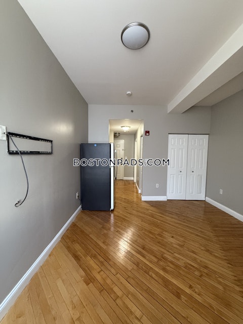 Shirley St. Winthrop photo 6