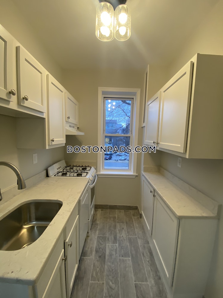 Commonwealth Ave., Boston