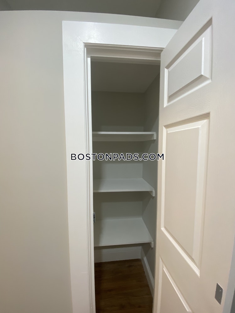 Commonwealth Ave., Boston