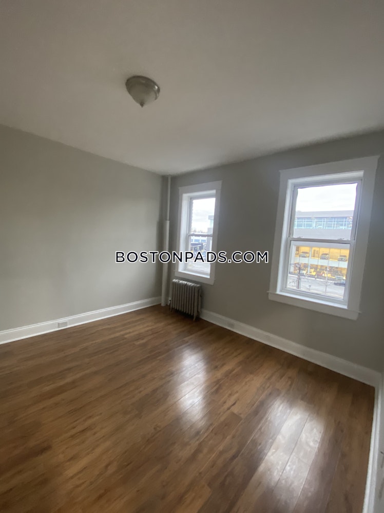 Commonwealth Ave., Boston