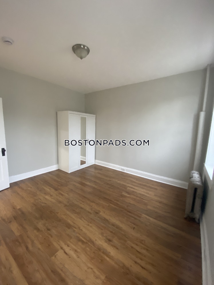 Commonwealth Ave., Boston