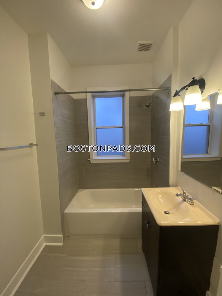 Commonwealth Ave., Boston