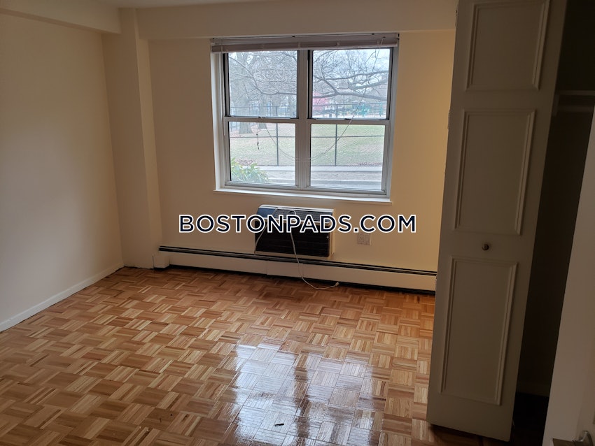 BROOKLINE- BOSTON UNIVERSITY - 3 Beds, 1.5 Baths - Image 10