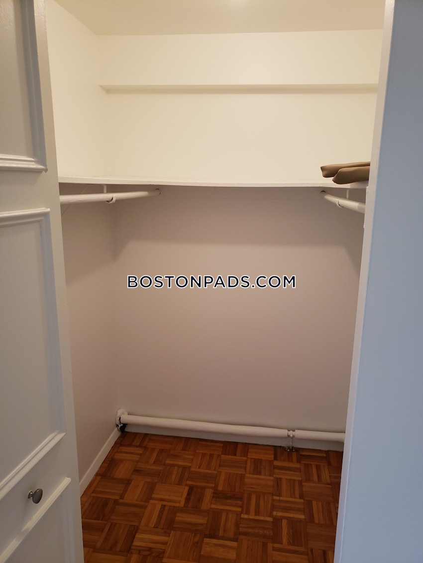 BROOKLINE- BOSTON UNIVERSITY - 3 Beds, 1.5 Baths - Image 9