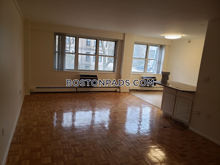 BROOKLINE- BOSTON UNIVERSITY - 3 Beds, 1.5 Baths - Image 3