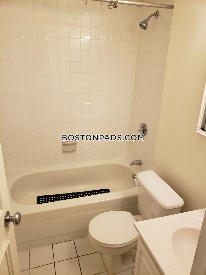 BROOKLINE- BOSTON UNIVERSITY - 3 Beds, 1.5 Baths - Image 11