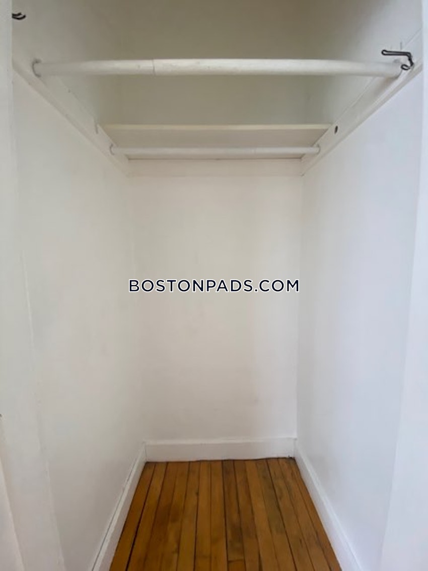 BOSTON - BRIGHTON - OAK SQUARE - 4 Beds, 2.5 Baths - Image 4