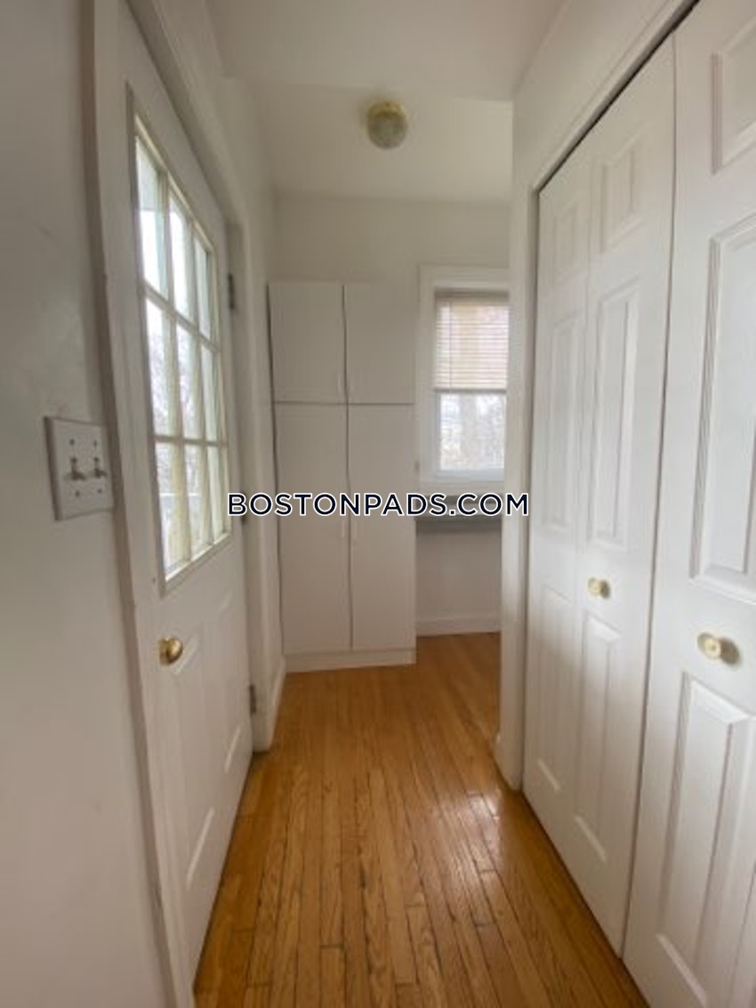 BOSTON - BRIGHTON - OAK SQUARE - 4 Beds, 2.5 Baths - Image 8