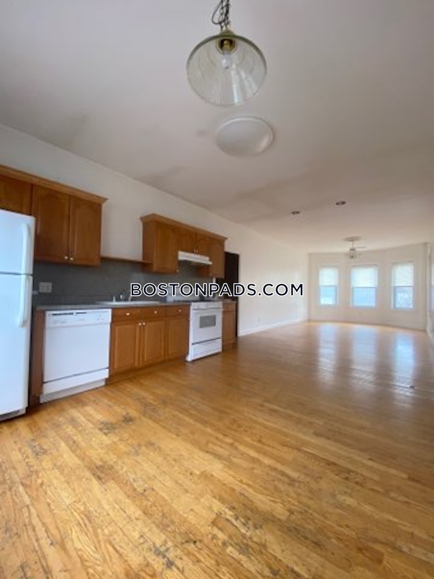 BOSTON - BRIGHTON - OAK SQUARE - 4 Beds, 2.5 Baths - Image 7