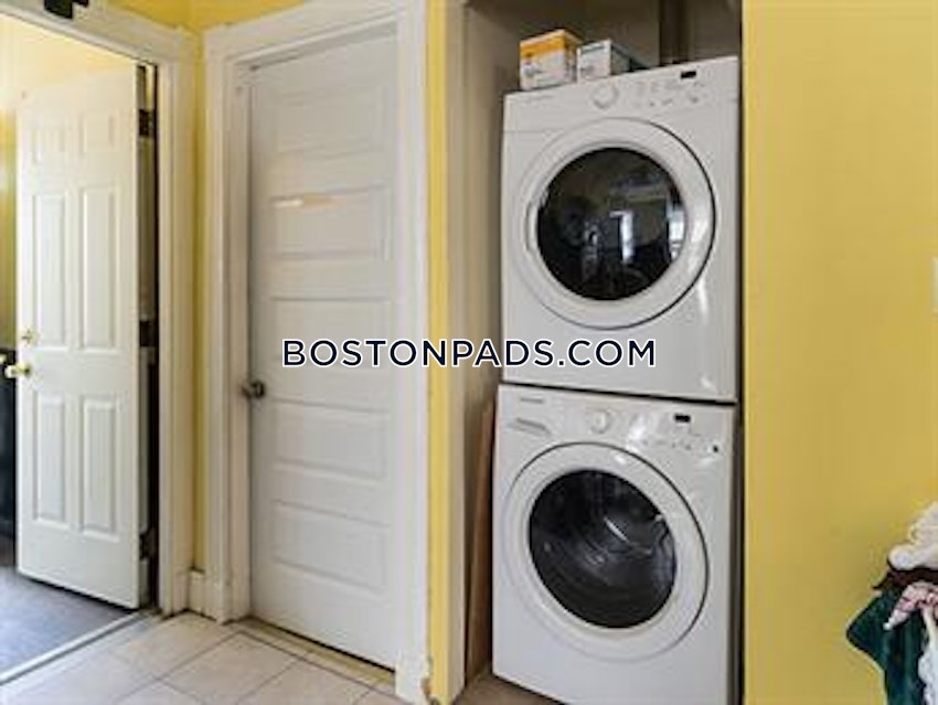 BOSTON - DORCHESTER/SOUTH BOSTON BORDER - 5 Beds, 2 Baths - Image 9