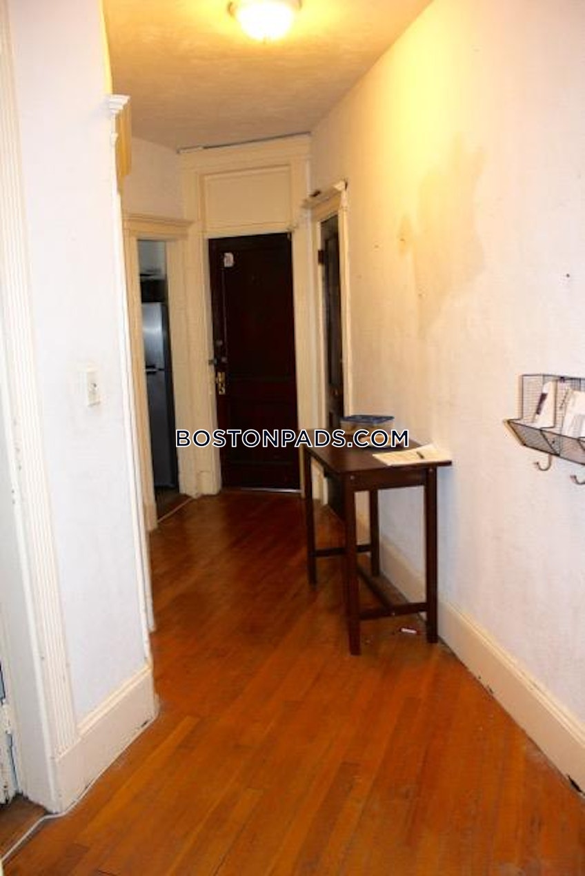 Boston - $4,800+ /month