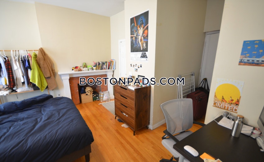 BOSTON - FENWAY/KENMORE - 1 Bed, 1 Bath - Image 3