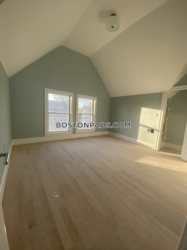Boston - $2,700+ /mo
